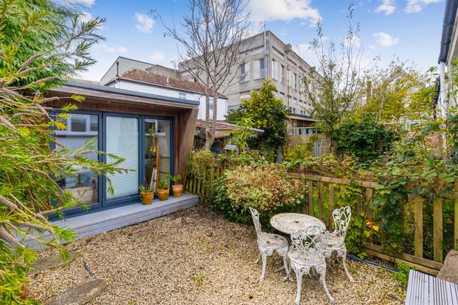 10, Kellands Row, Kingsbridge photo 4