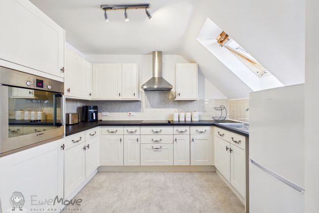 29, BARTON MEWS, BURTON-ON-TRENT photo 5