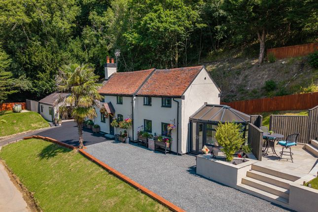 4-bed house on Alices Cottage, Camp Lane, Worcester, £700,000