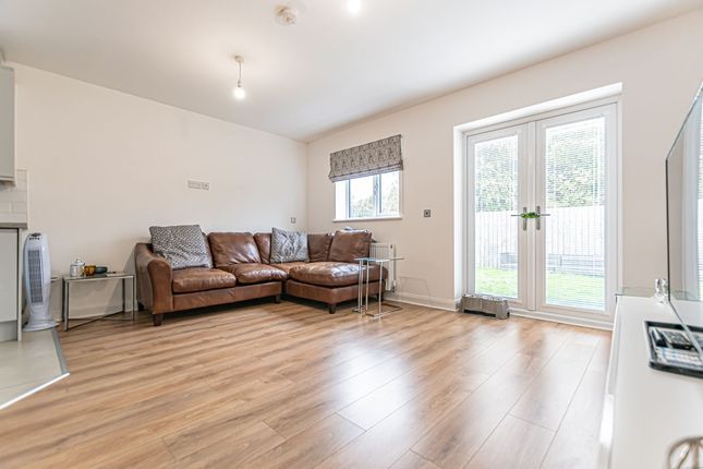 Town house for sale in Bramblemead, Leigh