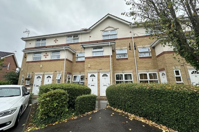 Thumbnail Maisonette for sale in Slough, Berkshire