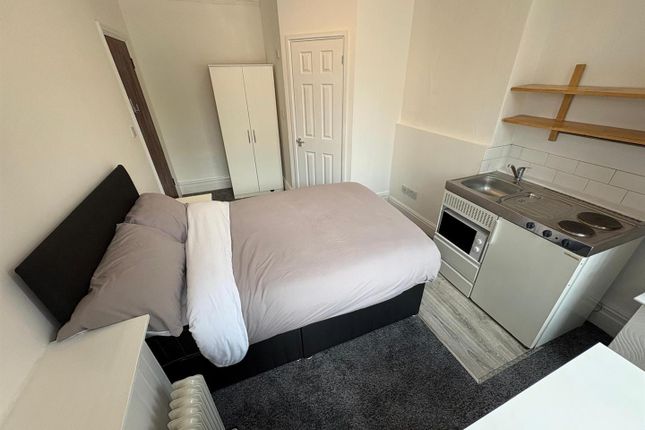Flat 1, 213, Wood End Road, Birmingham photo 4