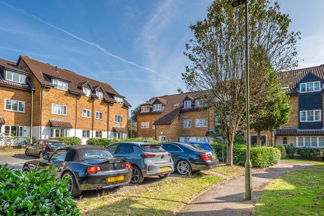 Thumbnail Flat for sale in Boleyn Way, New Barnet, Barnet