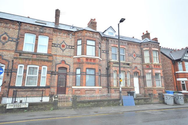 Thumbnail Flat to rent in Gloucester Road, Urmston, Manchester