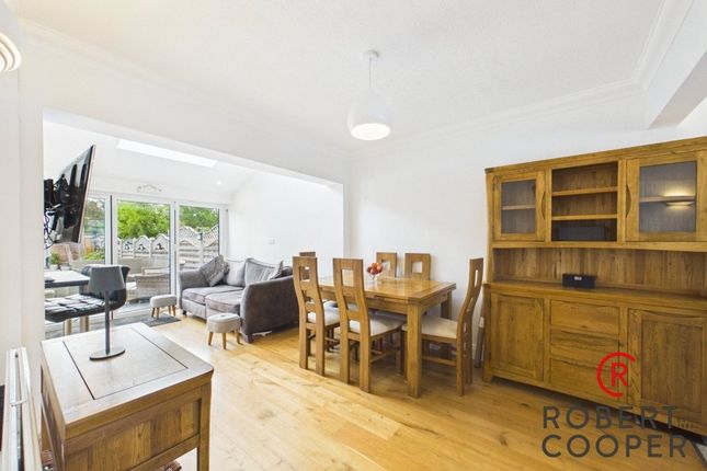 121, Parkfield Crescent, Ruislip photo 3