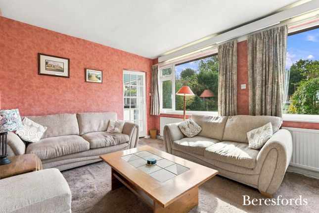 Alwyne Avenue, Brentwood photo 4