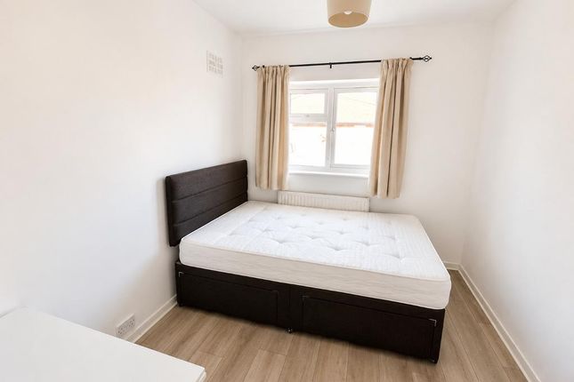 10, Horsecroft Close, Orpington photo 4