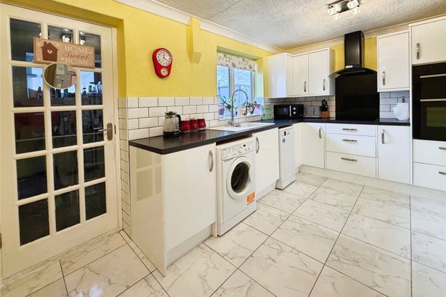 28, The Mead, Lincolnshire photo 4