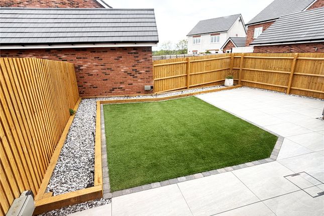 16, Marigold Place, Stafford photo 4
