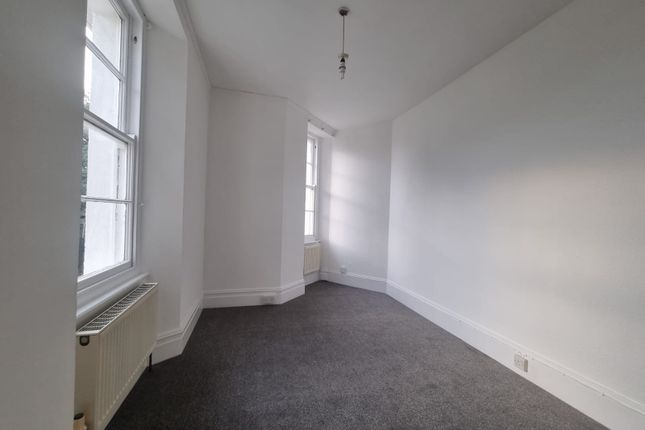 Flat 2, Torquay photo 3