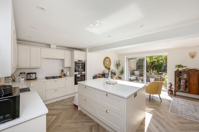 19 Payne Close, Crowborough photo 2