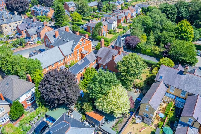 Weston House, Queens Road, Oswestry photo 3