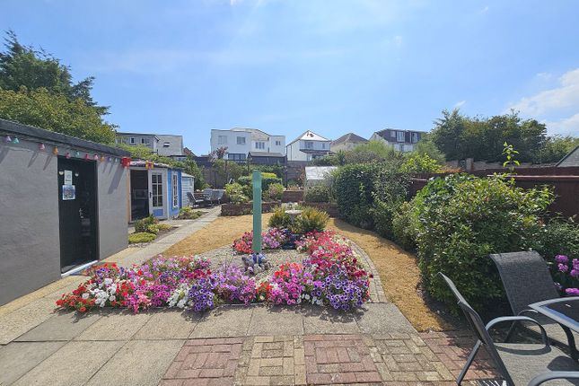 13, Brailswood Road, Poole photo 2