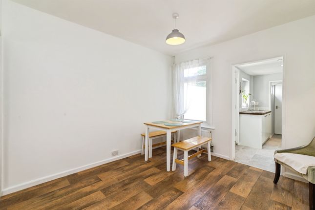 6, Alma Street, Lowestoft photo 4