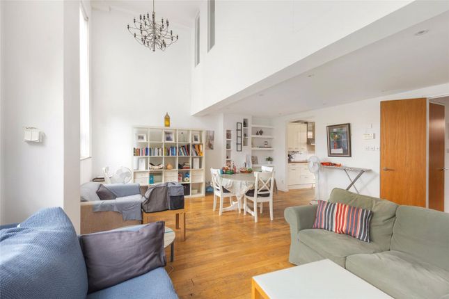 Flat 4, 16, Dolland Street, London photo 4