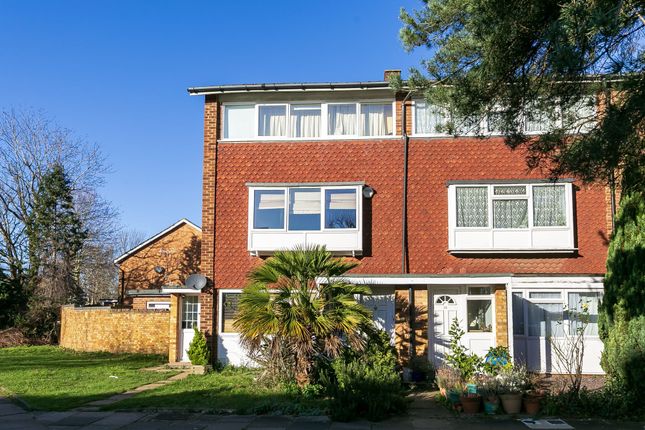 Flat for sale in Watermill Close, Richmond