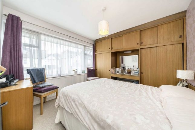 9, Briar Close, Buckhurst Hill photo 4
