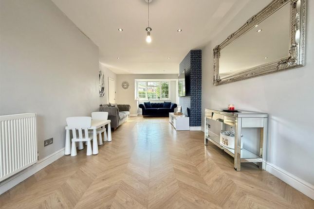 34, Maxwell Road, West Drayton photo 2