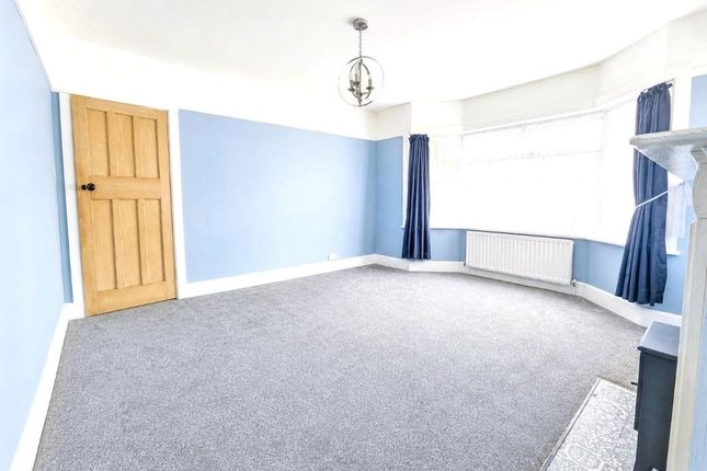 Flat 2 Clifton Court, Heathcote Road, Bournemouth, Dorset, BH5 1EY photo 2
