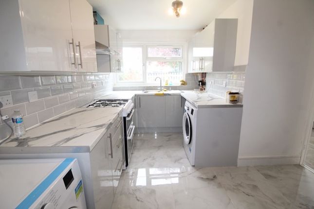 59, Arrow Close, Luton photo 3