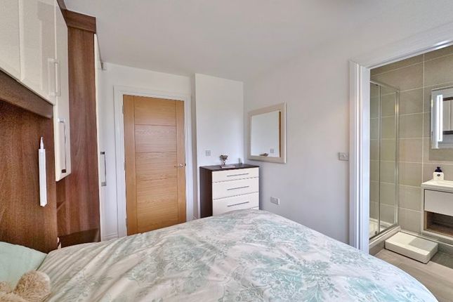 Flat for sale in Telegraph Road, Heswall, Wirral