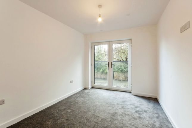 Flat for sale in Highclere Drive, Carlton, Nottingham, Nottinghamshire