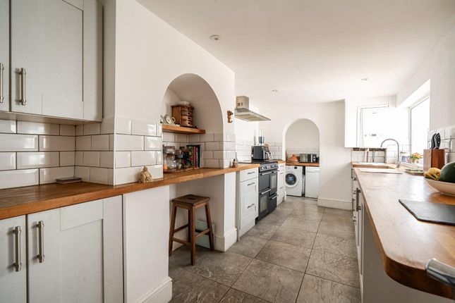 2 Adur Villas, High Street, Steyning photo 4