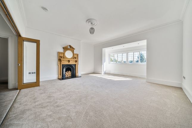 Flat 10 Goddington Manor,, Court Road, Kent photo 2