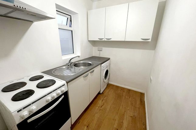 Flat to rent in Seven Sisters Rd, London