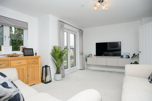 4, Parkside Walk, Gravesend photo 2