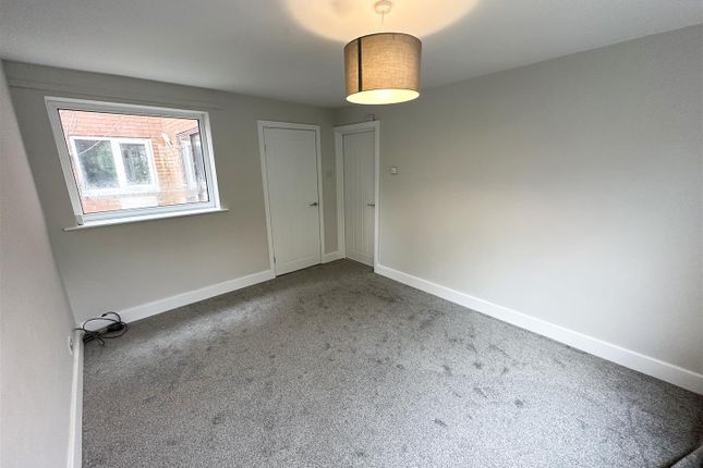 Flat to rent in Welbeck Road, Doncaster