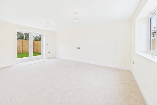 1a, Woods Orchard Road, Gloucester photo 4