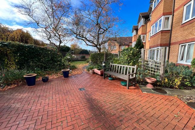 Flat for sale in Brancaster Road, Ilford
