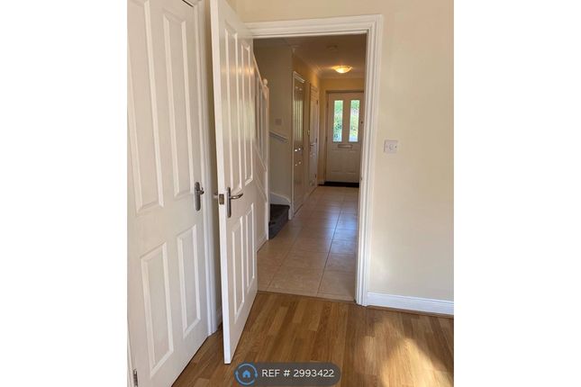 Vaughan Close, Dartford photo 4