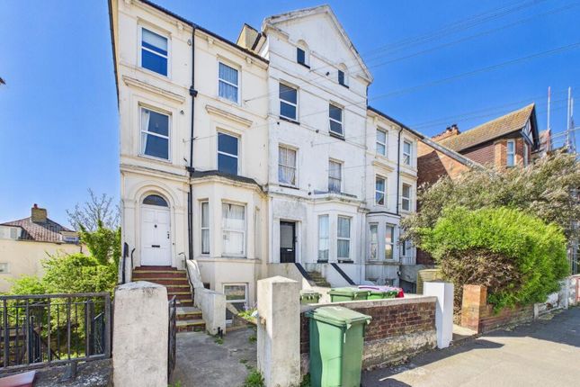 1-bed flat on Flat 2
22 Radnor Bridge Road, Flat 2
22 Radnor Bridge Road, Folkestone, £45,000