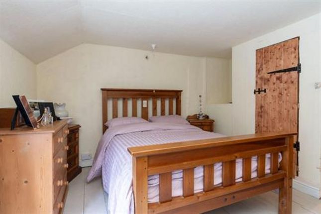 Cottage for sale in Manor Lane, Bourne