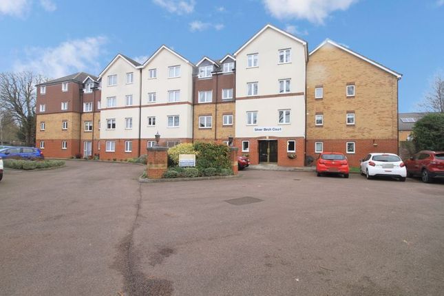 Flat for sale in Silver Birch Court, Cheshunt