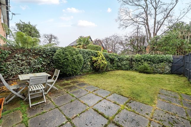 7 Hurst Lodge,, Gower Road, Weybridge photo 2