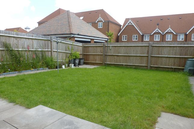 18, BURGESS HILL photo 2