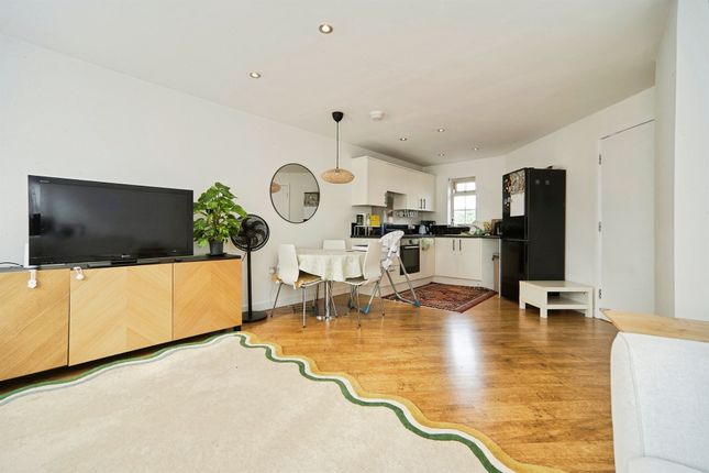 11, Raynville Way, Leeds photo 2