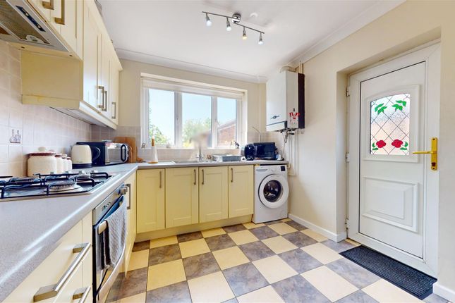 11, Royden Crescent, Billinge photo 3