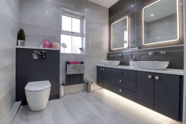 Master En-Suite