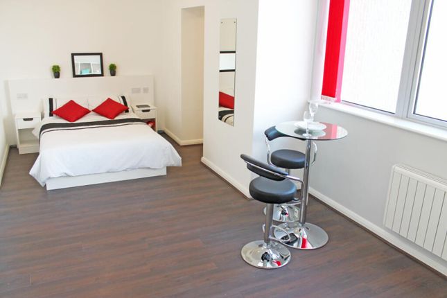 Bright And Welcoming Double Bedroom Featuring A Co...