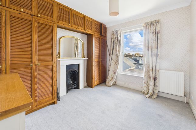 Cam02545G0-Pr0486-Still040