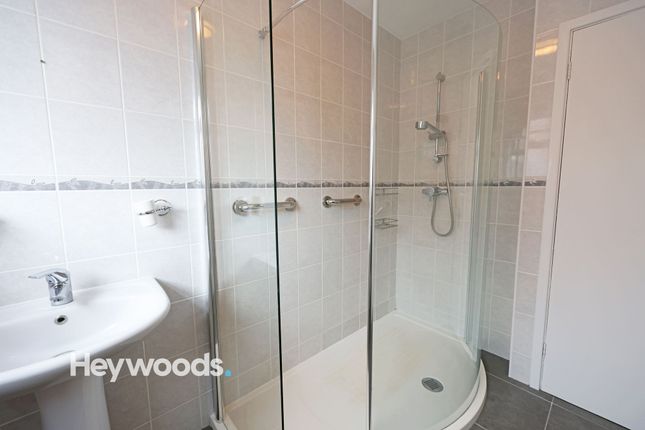 13 The Bridle Path, Madeley photo 4