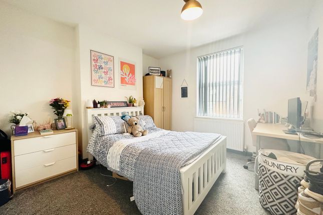 30 Teversal Avenue, Nottingham photo 2