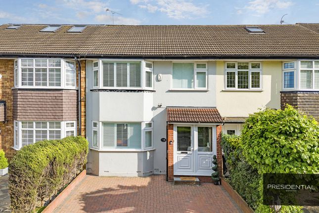 64 Lambourne Road, Chigwell photo 2