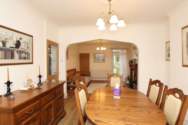 17, Cross Inn Road, Llantrisant photo 3