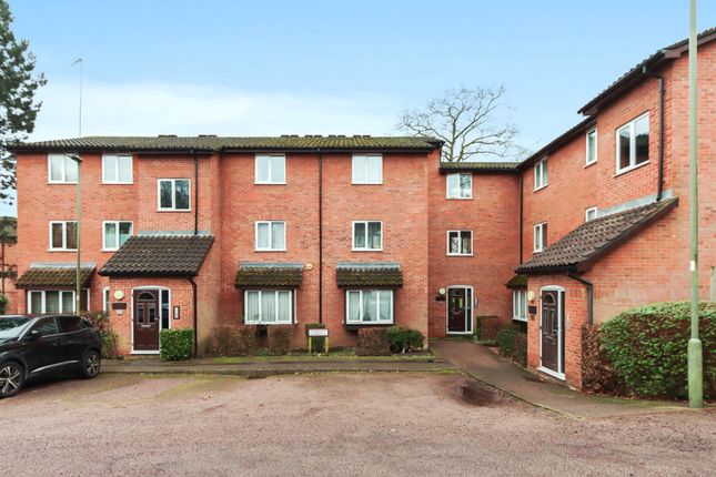Thumbnail Flat for sale in Darwin Close, London