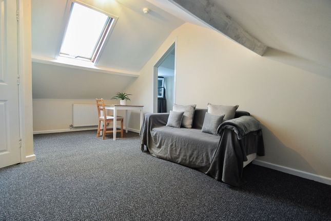 Room 6, 6 York Place, Newport photo 3